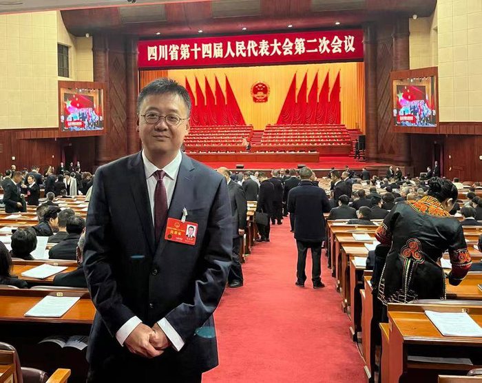 如何以县域为切入点推进城乡融合发展四川省人大代表柴铁锋有话说我ai