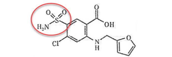 液為加鹼製成的鈉鹽注射液,鹼性較高,故靜脈注射時宜用氯化鈉注射稀釋