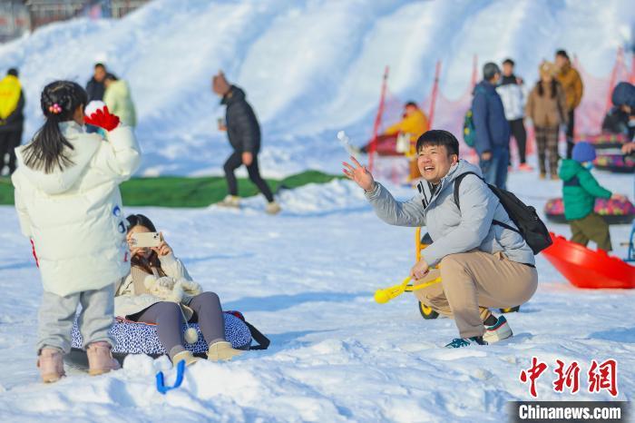 山東各地冰雪經濟火熱登場引領冬日新消費