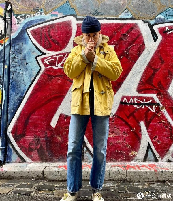 最近也特别喜欢这种硬汉风的男士穿搭呢|抓绒衣|硬汉|冲锋衣_新浪新闻