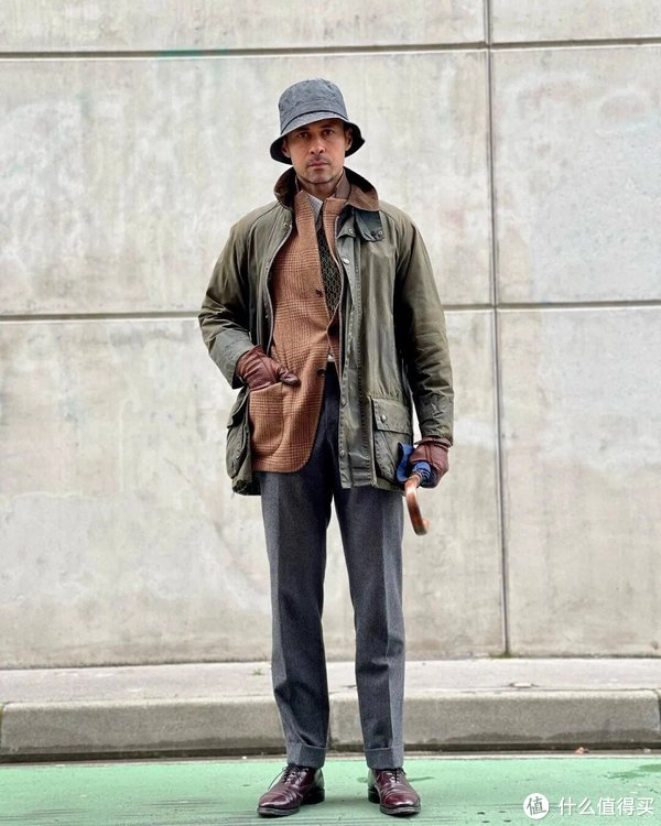 最近也特别喜欢这种硬汉风的男士穿搭呢|抓绒衣|硬汉|冲锋衣_新浪新闻