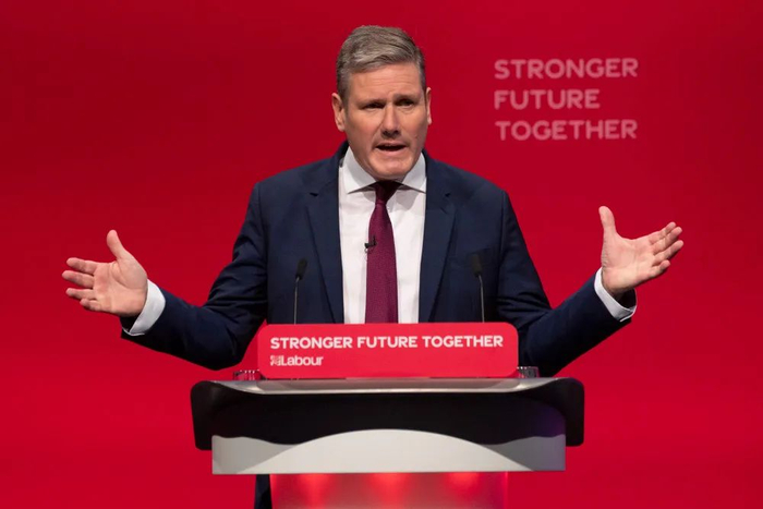 2021年9月29日，在英国布赖顿，英国工党领袖基尔·斯塔默在英国工党年会发表主旨演讲。新华社发 雷伊·唐 摄
