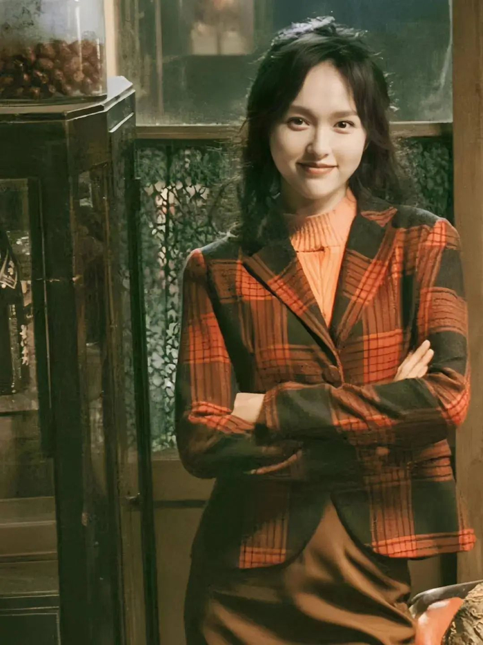 《繁花》毛衣穿搭大赏,90年代的汪小姐复古又时髦!