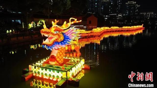 百米巨龙现身闽南水乡，上演中式浪漫。龙文区融媒体中心供图