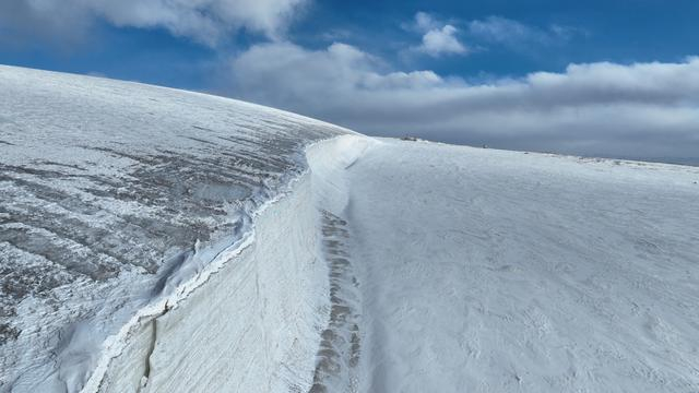 航拍青海祁连八一冰川