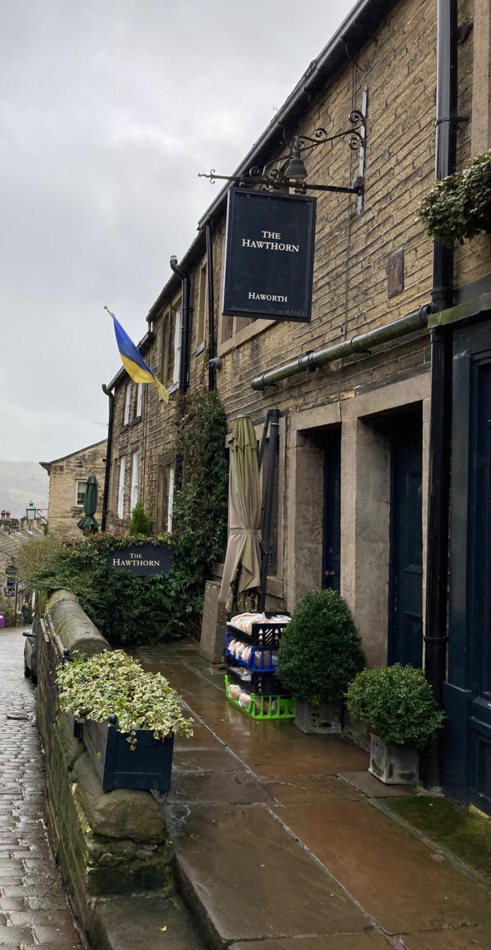 哈沃斯主街上的“Hawthorn”客栈