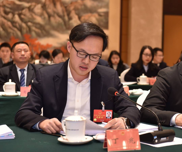 从两会热词看见2024年四川发展新动向