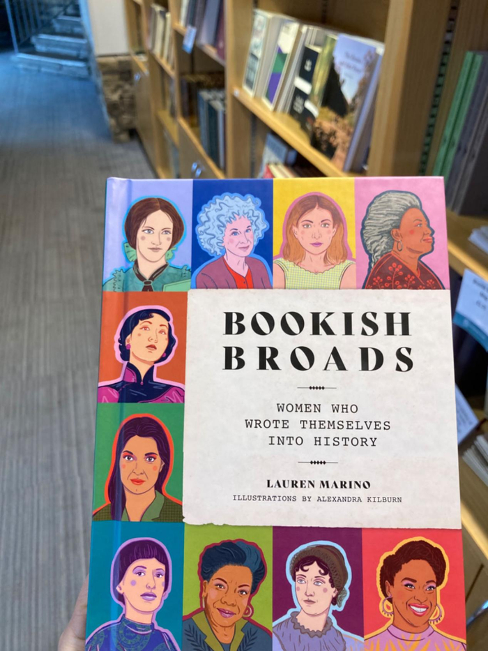 《书虫：把自己写进历史的女人》