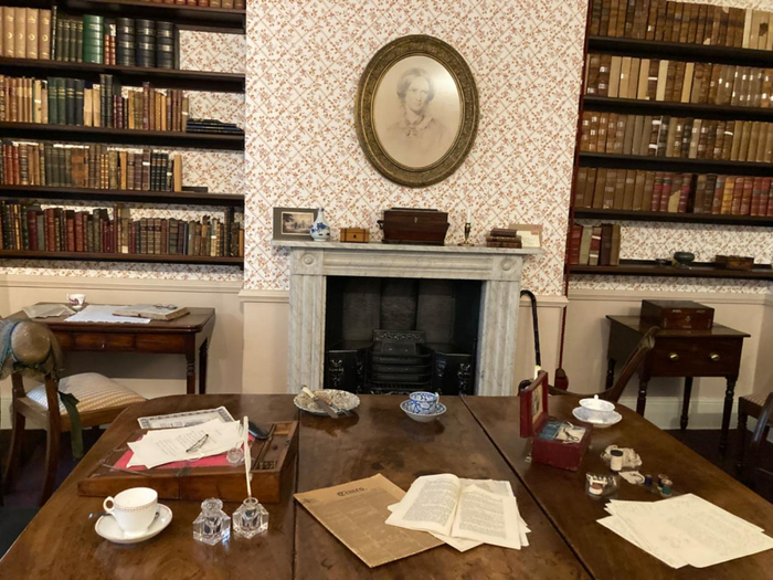勃朗特家的“餐厅”，也是三姐妹写作的地方