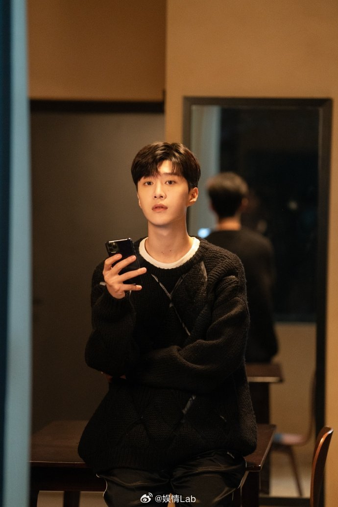 今日@范丞丞adam0616 曝光新海报……|范丞丞_新浪新闻