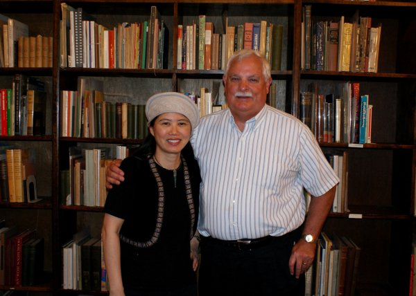 2010年二度造访橡树丘书屋时与主人弗列克合影