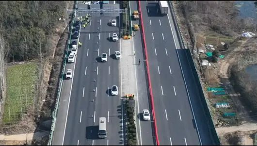 航拍潮汐车道。安徽交控集团供图