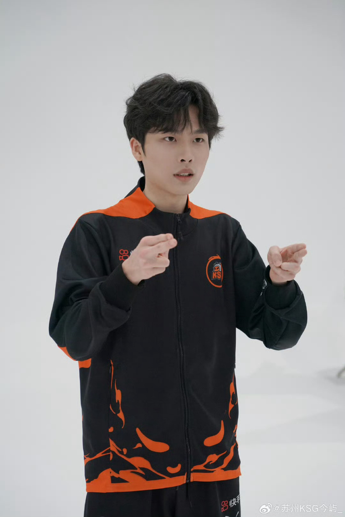 刀口分享: 帅气的小金鱼 来源:今屿微博|小金鱼|刀口|微博_新浪新闻