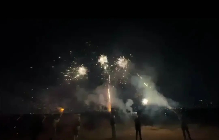 王强跨年夜送货现场。讲述者供图