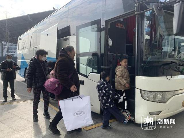 高铁时代的春运谁还在坐大巴车返乡过年