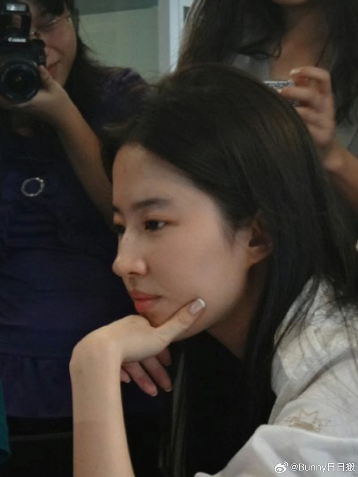 路人视角的刘亦菲生图真的好美