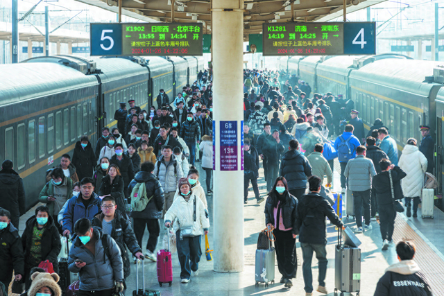 6万人乘火车出行|菏泽市|春运|火车_新浪新闻