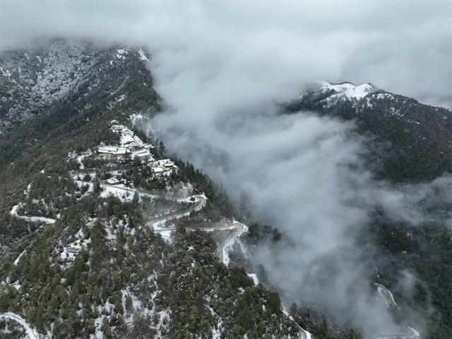 騰衝迎來2024第一場雪|騰衝|琅琊山_新浪新聞