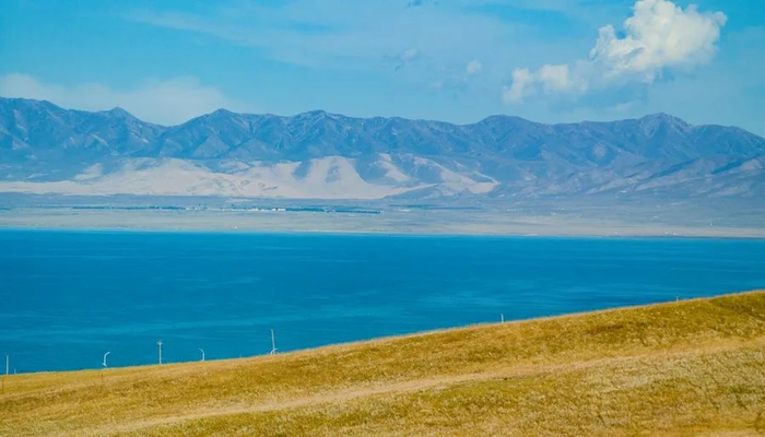 为了青海湖的这份别样美丽青海湖景区管理局局长向委员问计