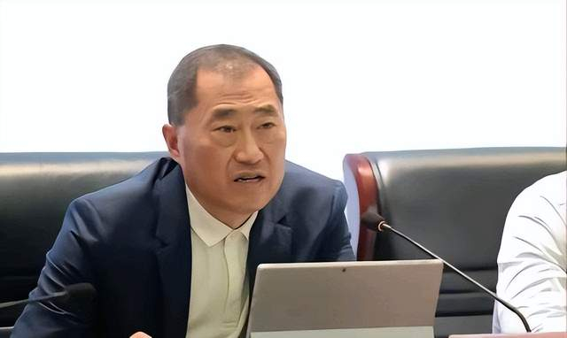 操纵比赛于洪臣曾力挺马宁怒怼鲁能收华夏幸福钱帮助冲超