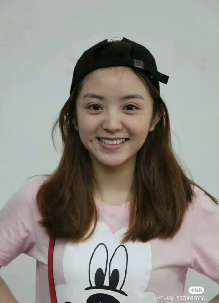 田曦薇,周也出道前素颜照,和现在差别大吗?