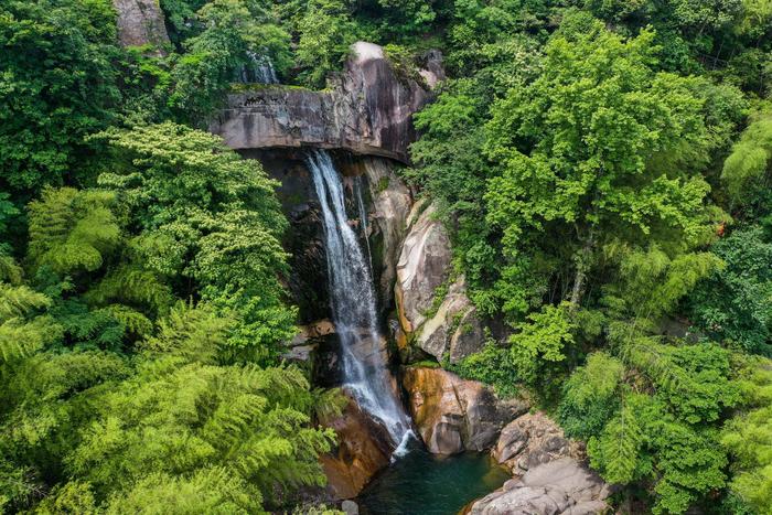 我在5月中旬根據《遊天台山日記》裡的點位,採訪拍攝了赤城山,石樑