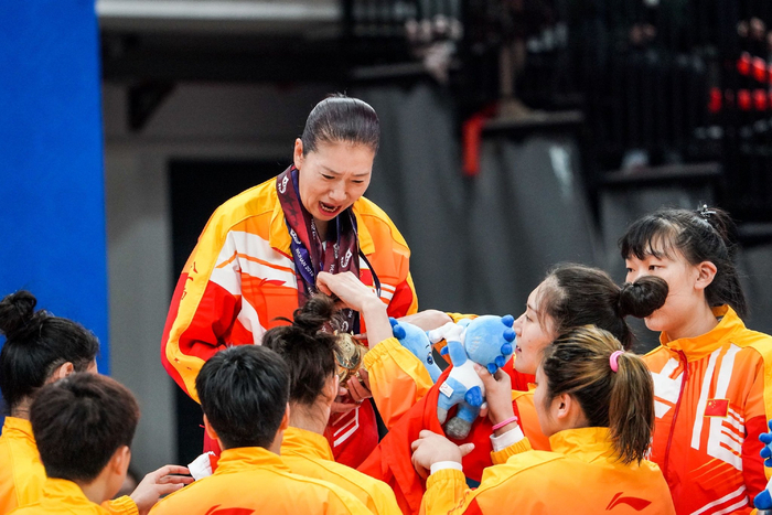 这些年，展淑萍在女篮领域斩获了许多荣誉。