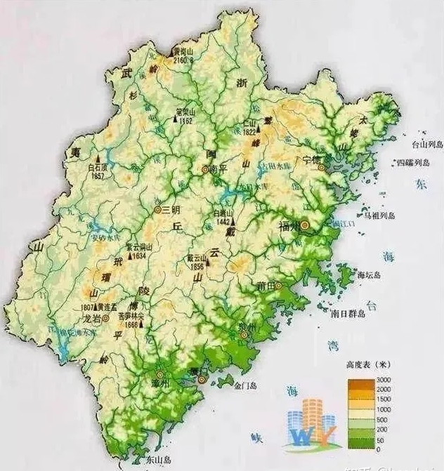 北有仙霞岭,西有武夷山脉,南有博平岭,玳瑁山,而中部则有鹫峰山脉