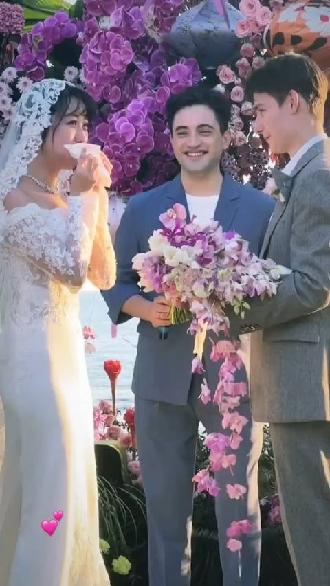 非正式会谈里的俄罗斯嘉宾萨沙结婚了