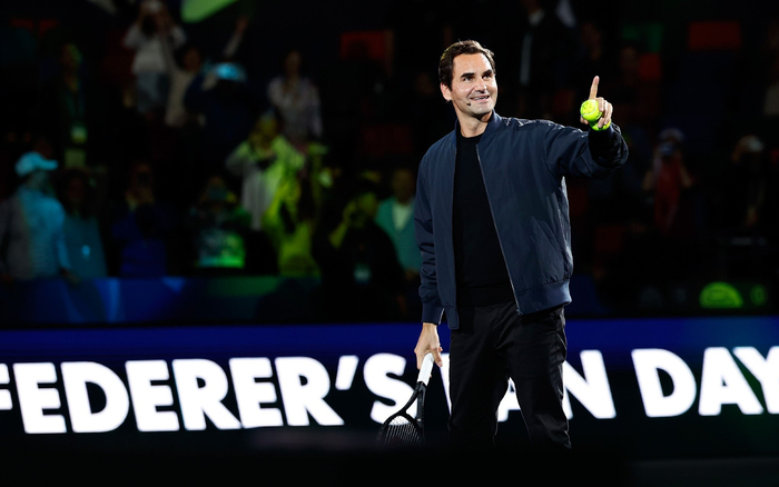 保安认卡不认人，忘带终身会员卡的费德勒对此深有体会。  图/新华社