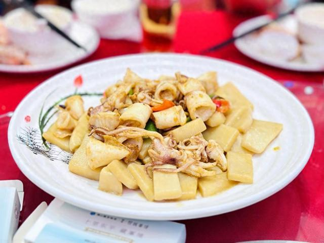 聚焦禅城两会丨政协委员凌伟文擦亮师誉张槎美食文化品牌