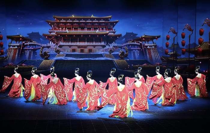 宋城演艺在预告中称,若不考虑持有花房集团公司的长期股权投资形成的