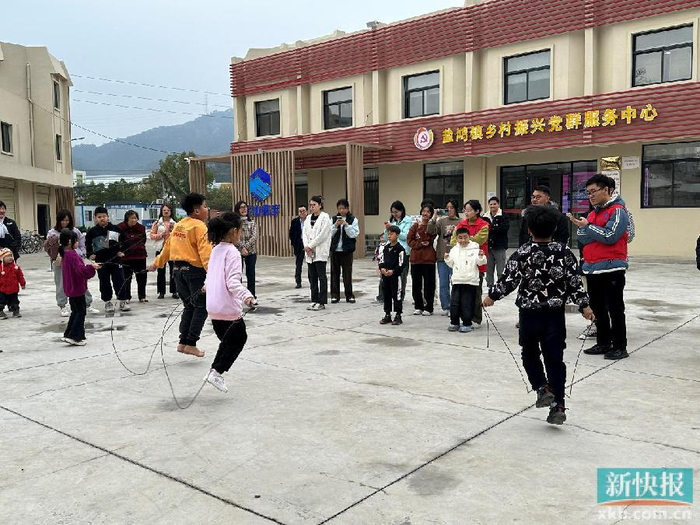 驻汕头澄海区盐鸿镇工作队:用好党群服务中心,为群众提供优质公共服务