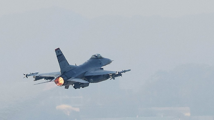 △F-16战机资料图（图片来源：韩联社）