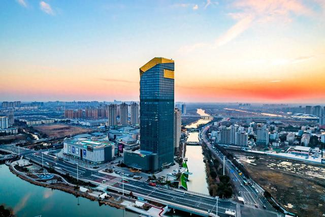 江苏盐城万豪酒店,环境优美,设施齐全,是假日休闲度假的好去处|江苏省