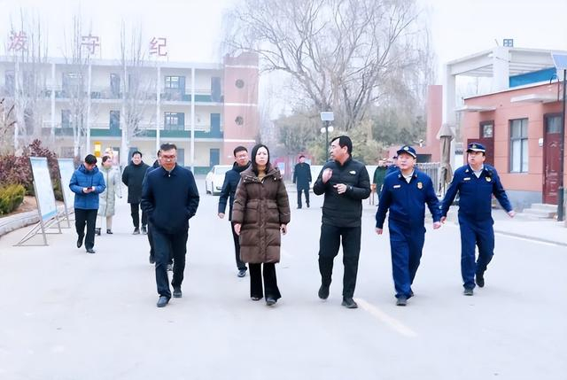 邯郸市肥乡区副区长岳晓敏深入学校督查安全工作