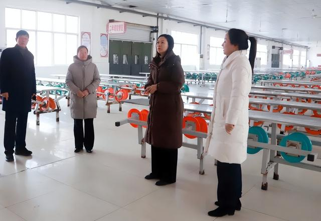 邯郸市肥乡区副区长岳晓敏深入学校督查安全工作