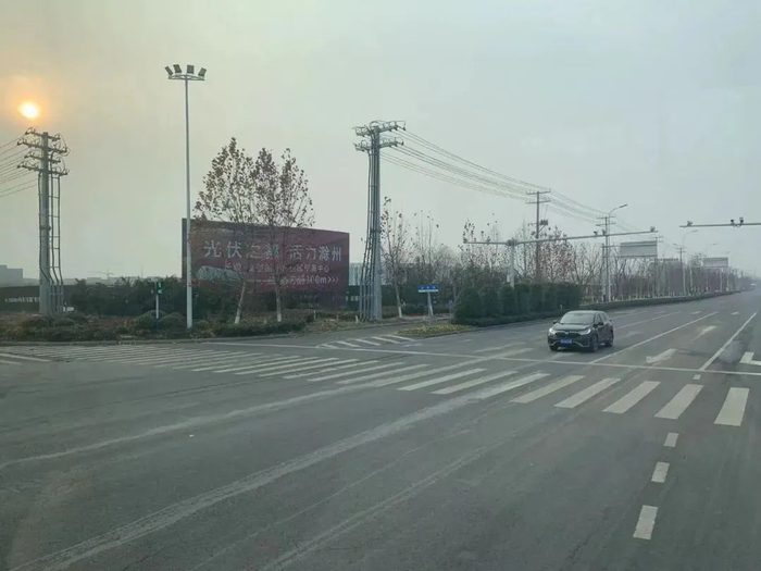 ▲滁州力图打造“光伏之都”。由闫俊文摄影。