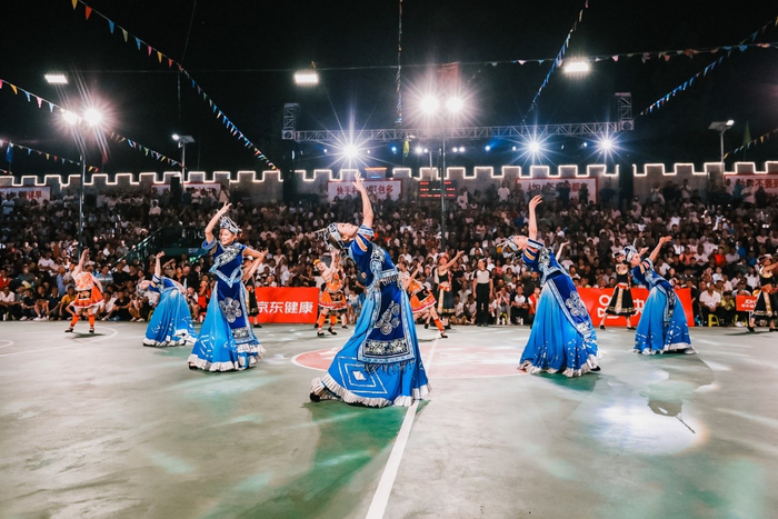 村BA现场表演。