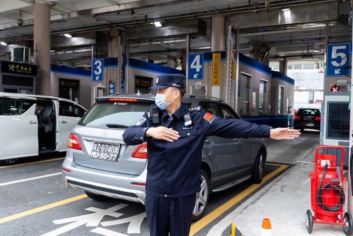 粤澳两地春运忙,拱北口岸迎来出入境车辆高峰|拱北|车辆|口岸_新浪