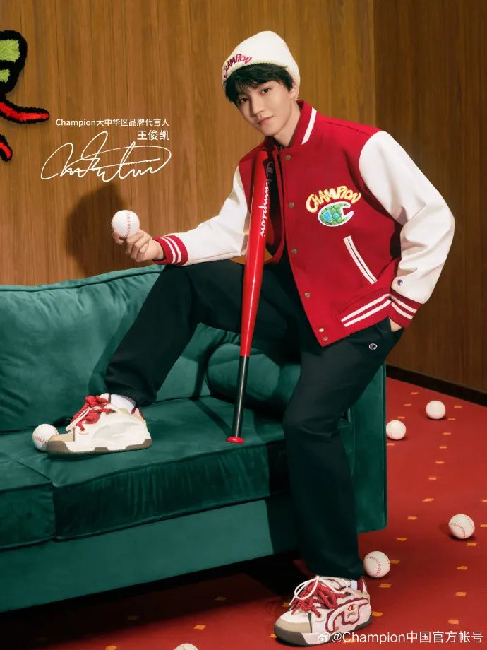 进来挑选新年战袍~|外套|穿搭|卫衣_新浪新闻