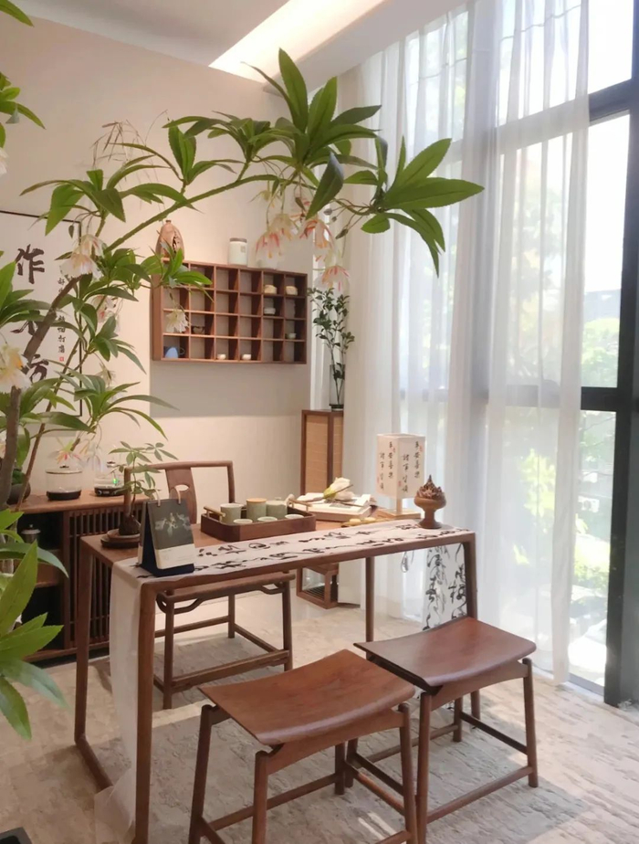 老公要把阳台改茶室,遭家人坚决反对,但看到效果都服了