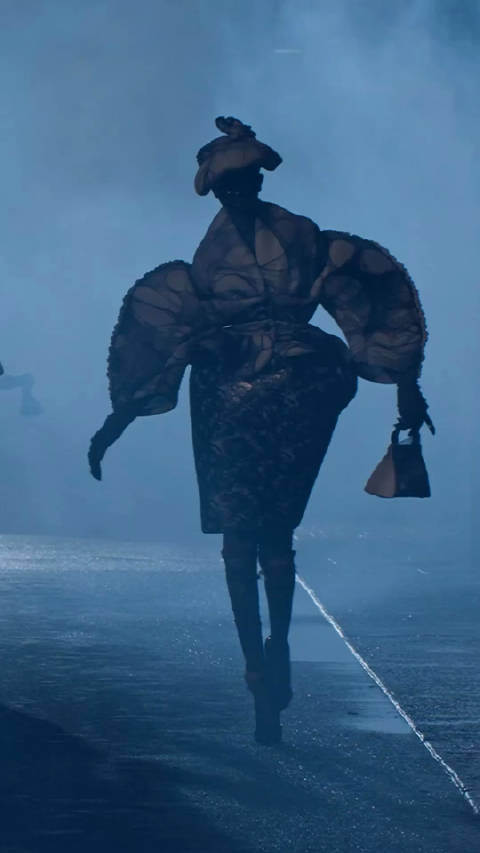maisonmargiela2024春夏高定穿衣的仪式是自我的一种组成