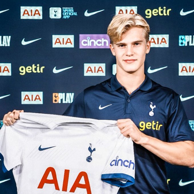 热刺新援18岁瑞典金发小帅哥卢卡斯·伯格瓦尔(lucas bergvall)
