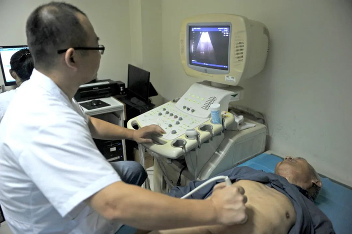 超声检查 陈琳 摄