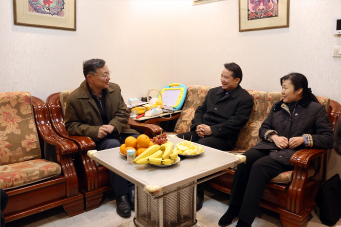 集团党委书记,董事长丁雄军,党委副书记,总经理王莉来到陈敏,邹开良