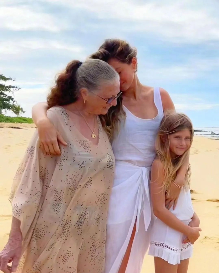 爆米花拜登为竞选寻求霉霉的帮助海莉比伯甜蜜合体破离婚传闻赞姐甜茶