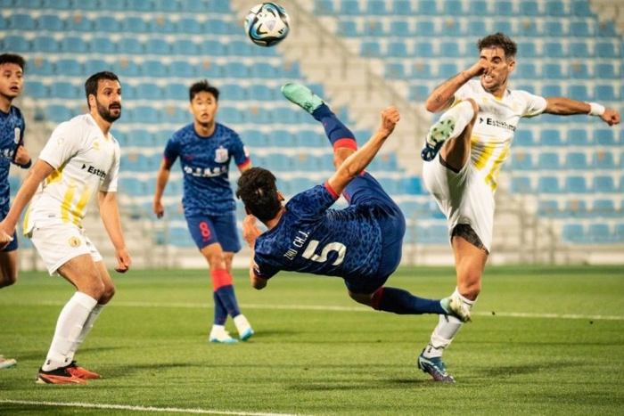 内部教学赛申花0-1卡塔尔体育,朱辰杰禁区混战中倒钩击中横梁