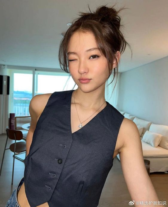 ella小时候超漂亮,是yg旗下的小模特……|ella_新浪新闻