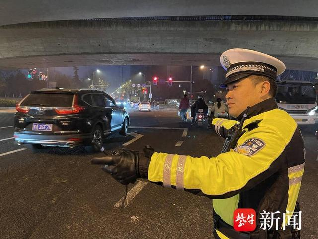 春运返乡注意了暴雪黄色预警南京江北新区交警严阵以待保畅通安全